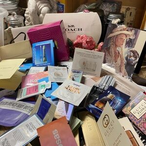 20 Pc Beauty Sample Pack Mix